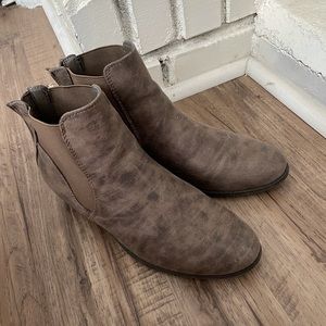 Ankle boots